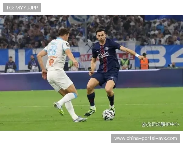 巴黎圣日耳曼客场少一人绝杀，战术执行力克服红牌危机